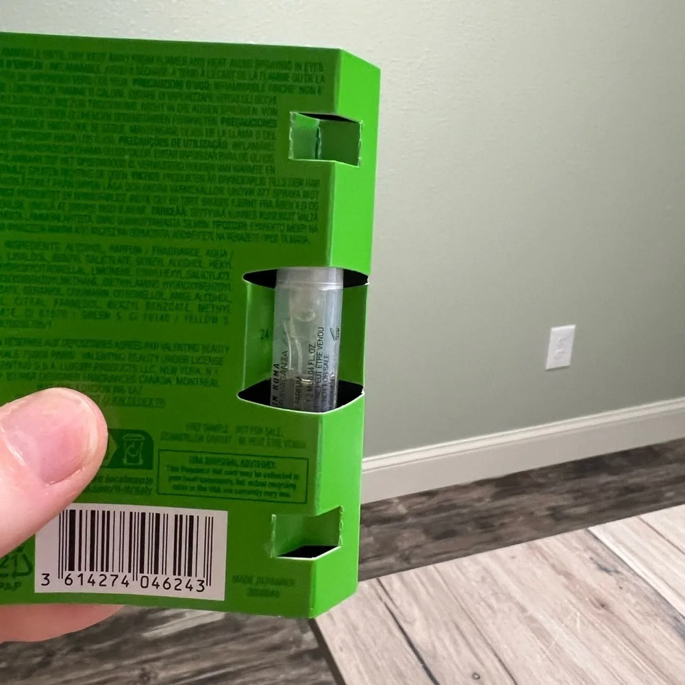 Fragrance Sample Bundle - Picture 14 of 14